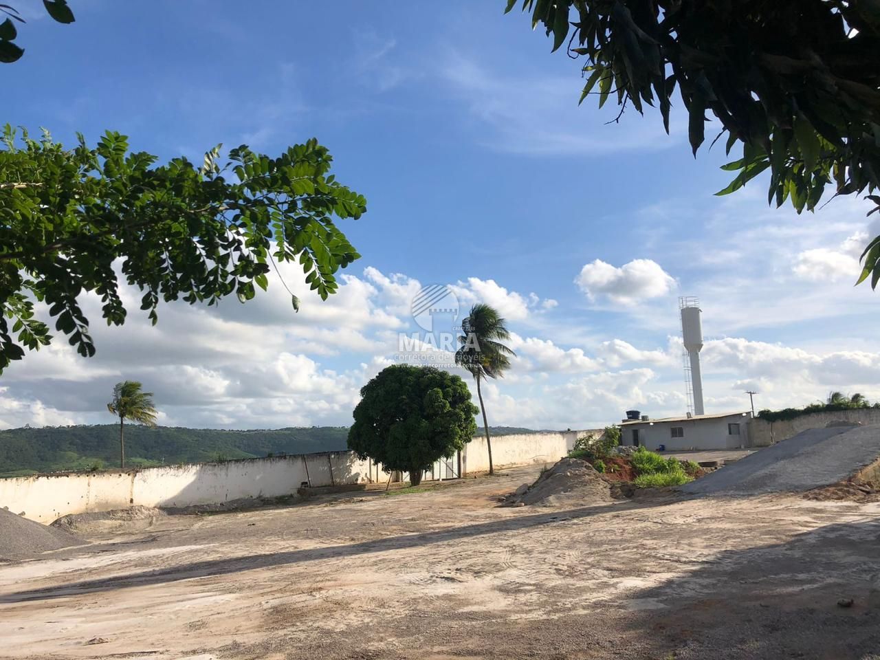 Terreno comercial com 2.500 m² e escritório à venda em Vitória de Santo Antão/PE!