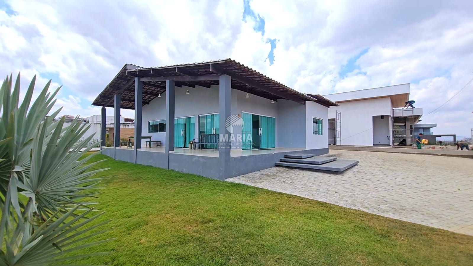 Casa dentro de condomínio com 03 quartos à venda em Gravatá/PE!