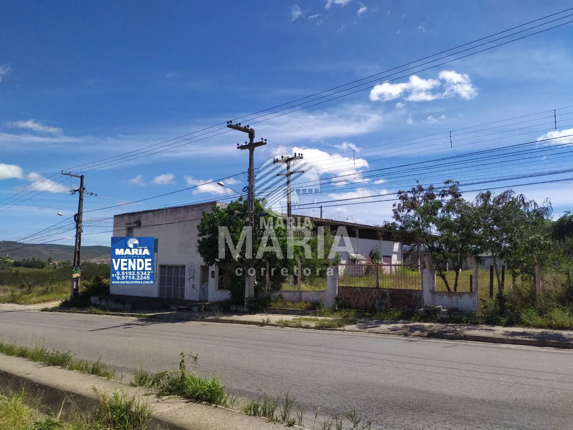 Galpão à venda às margens da BR 232 em Bezerros/PE!