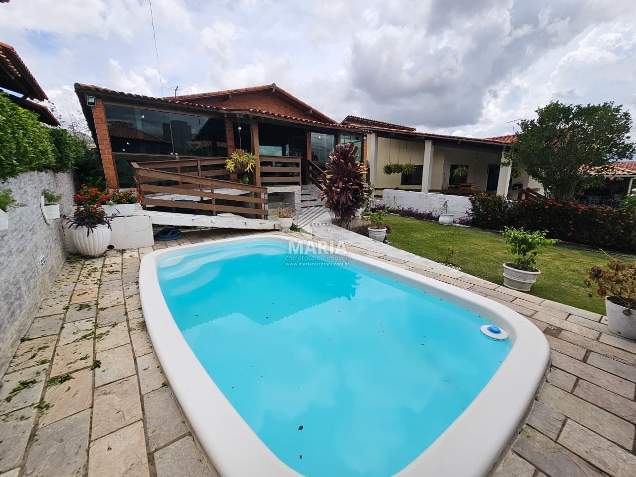 Casa em condomínio próxima ao centro de Gravatá/PE com 04 quartos e piscina privativa à venda!