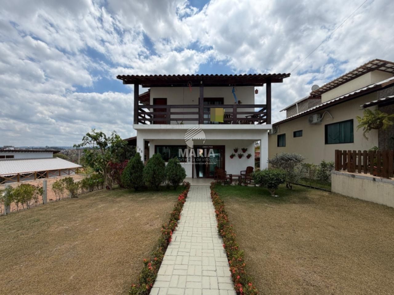 Casa dentro de condomínio com 04 quartos à venda em Chã Grande/PE!