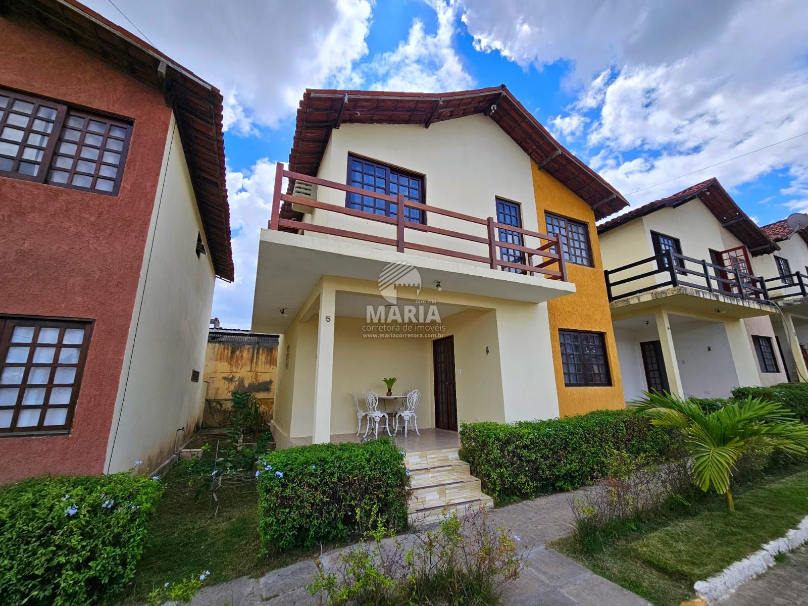 Casa de condomínio com 03 quartos à venda em Gravatá/PE!