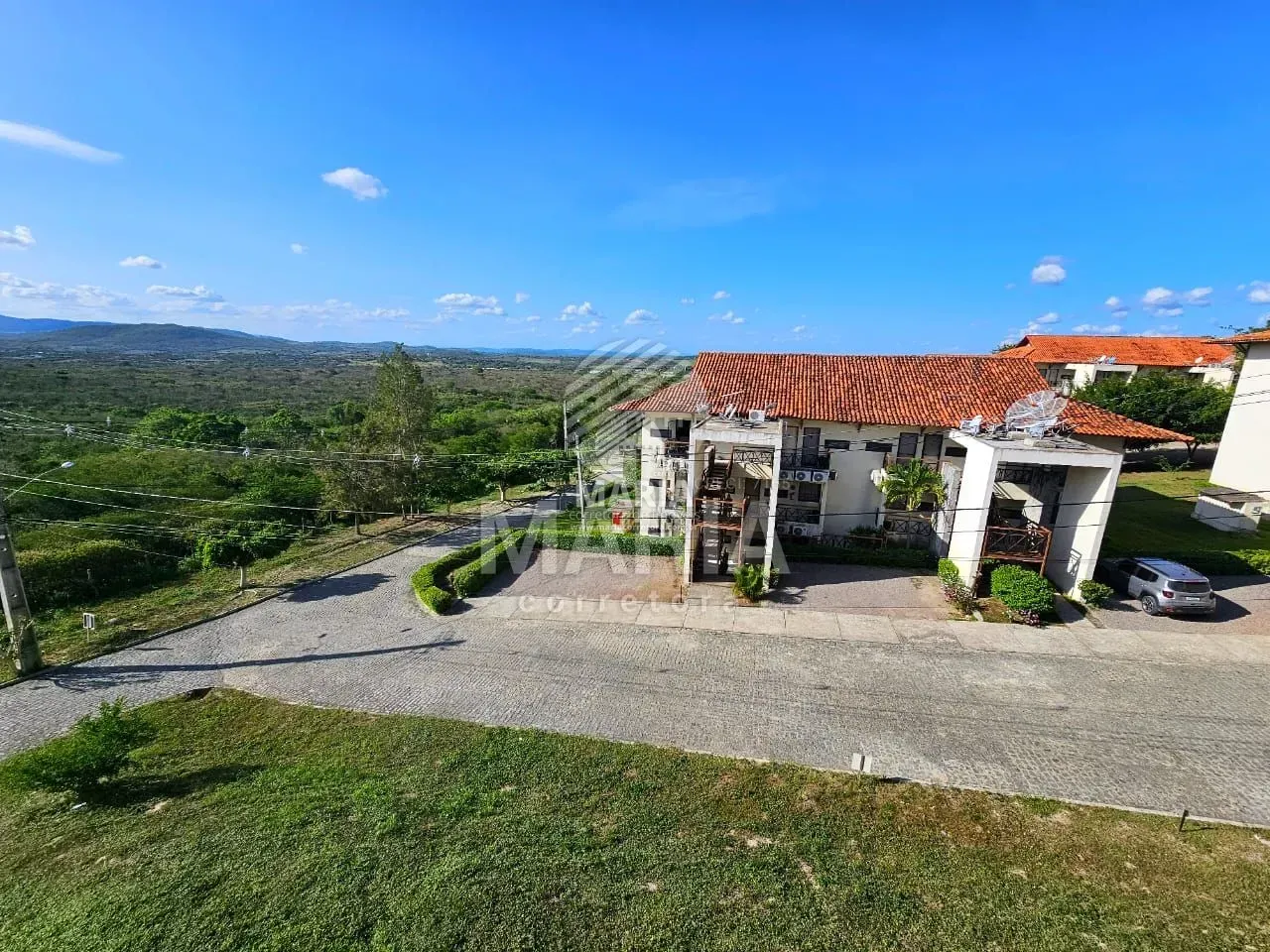 Flat no primeiro andar com 2 quartos para locação anual em Gravatá/PE!