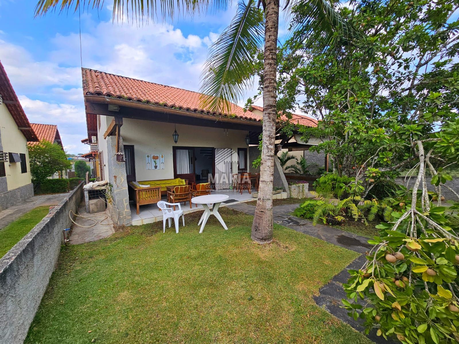 Casa dentro de condomínio com 04 quartos à venda em Gravatá/PE!