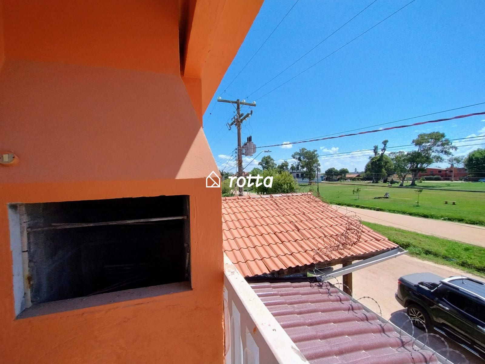 Apartamento com Varanda e Vista Privilegiada em Localização Estratégica no Cassino!