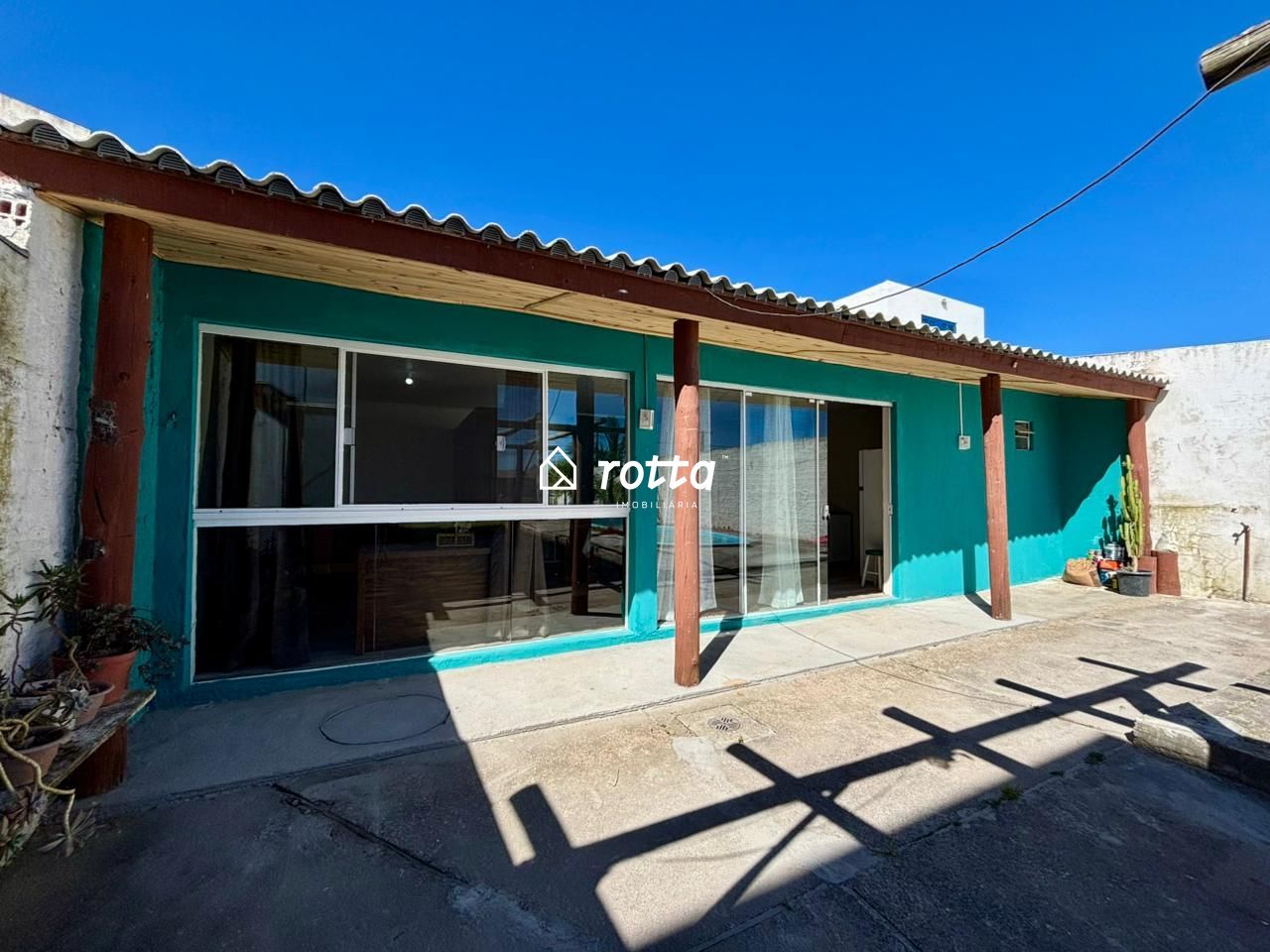 Casa à Venda em rua calçada no Cassino - Rio Grande