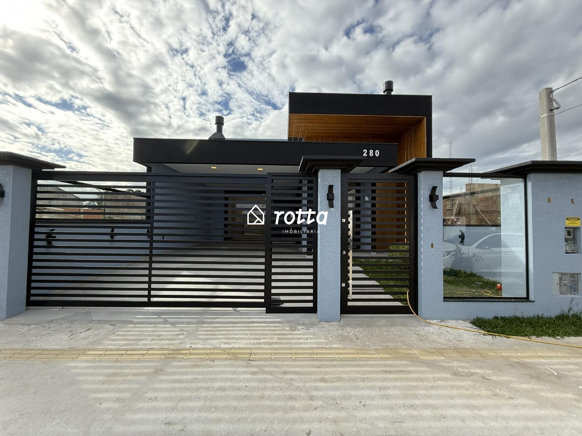 Casa com 3 dormitórios, 2 suítes e Energia Solar no Green Village – Cassino!