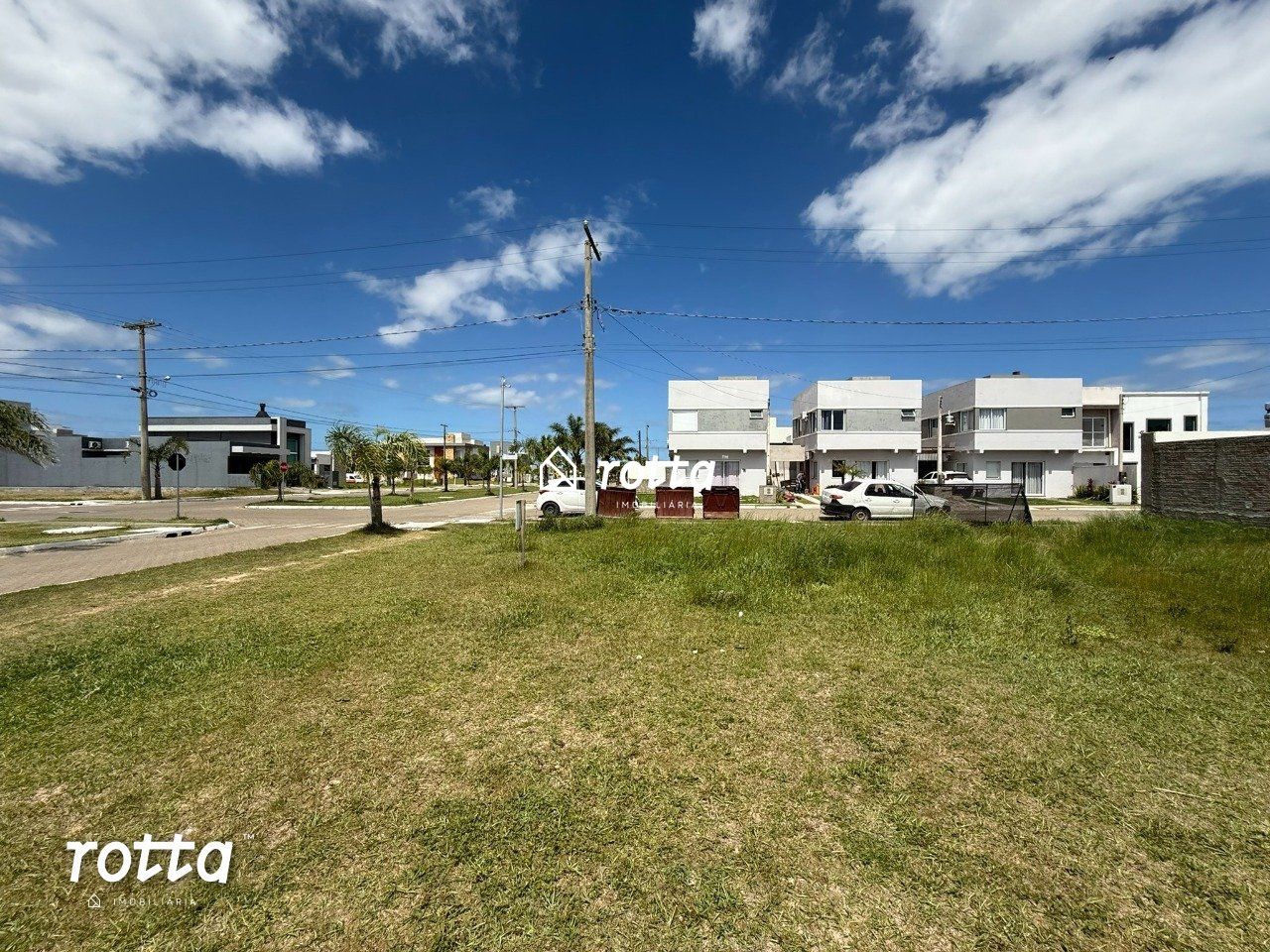 Terreno de Esquina na Avenida Principal do Parque do Lago, Cassino!
