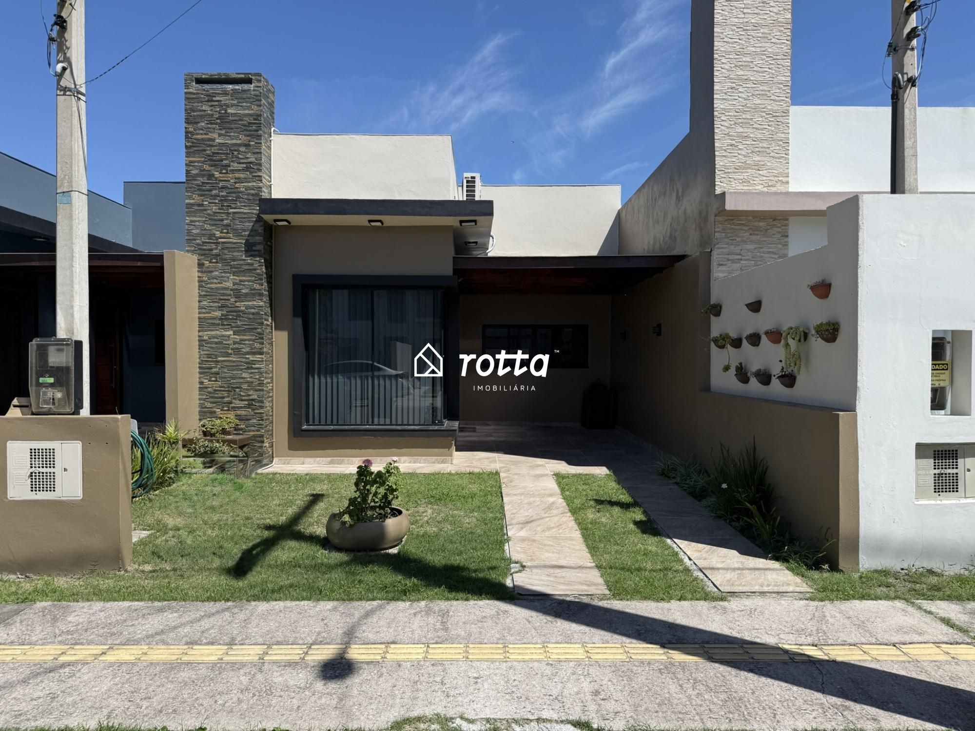 Casa de 2 Dormitórios no Parque do Lago Residencial Clube, Cassino!