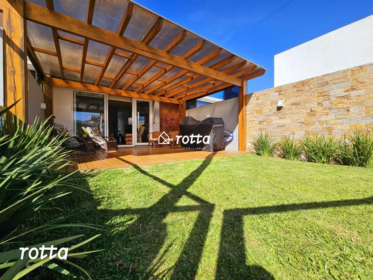 Casa térrea de 3 dormitórios perto da praia, Cassino/RS - Rotta Imobiliária