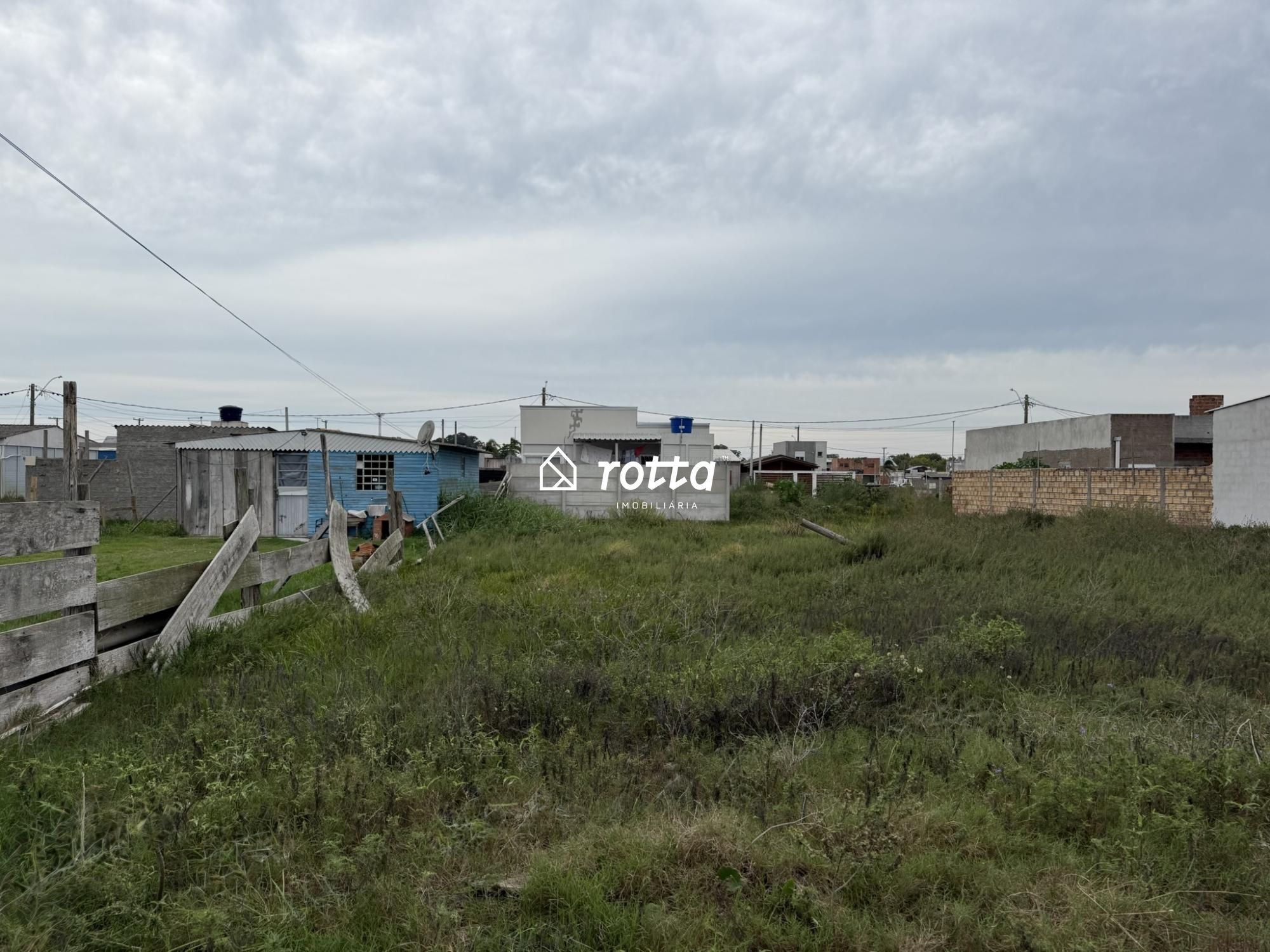 Terreno Pronto para Construir em Rua Pavimentada no Bairro Central Park