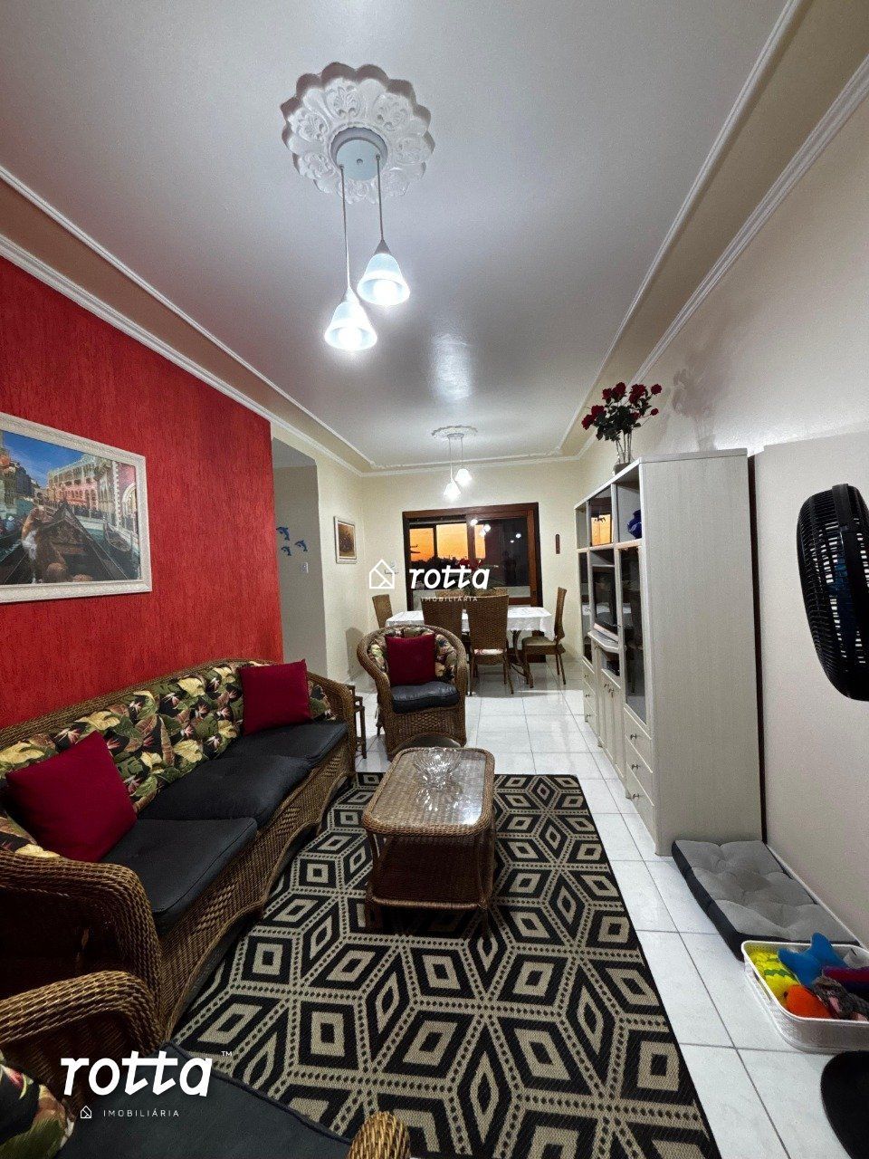 Apartamento de 2 Dormitórios com 1 Suíte na Av. Rio Grande, Cassino - Rotta Imobiliária