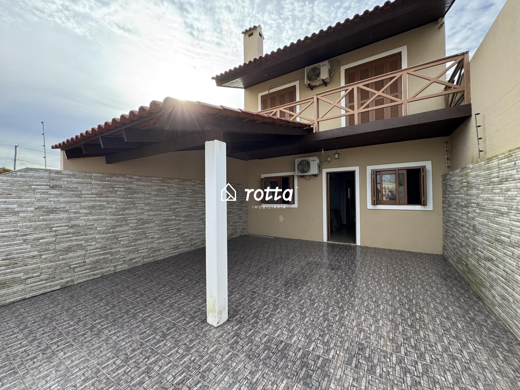 Casa com Piscina, Energia Solar e Espaço Gourmet na Praia do Cassino!