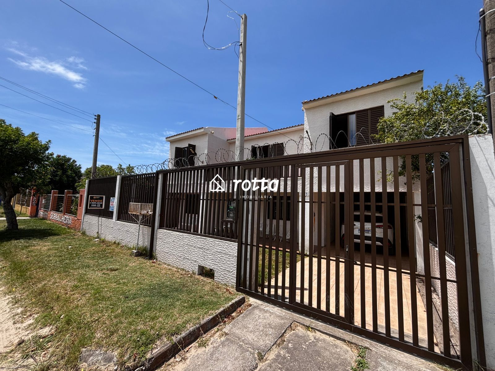 Casa ampla na Avenida Atlântica com 5 dormitórios e excelente potencial de valorização