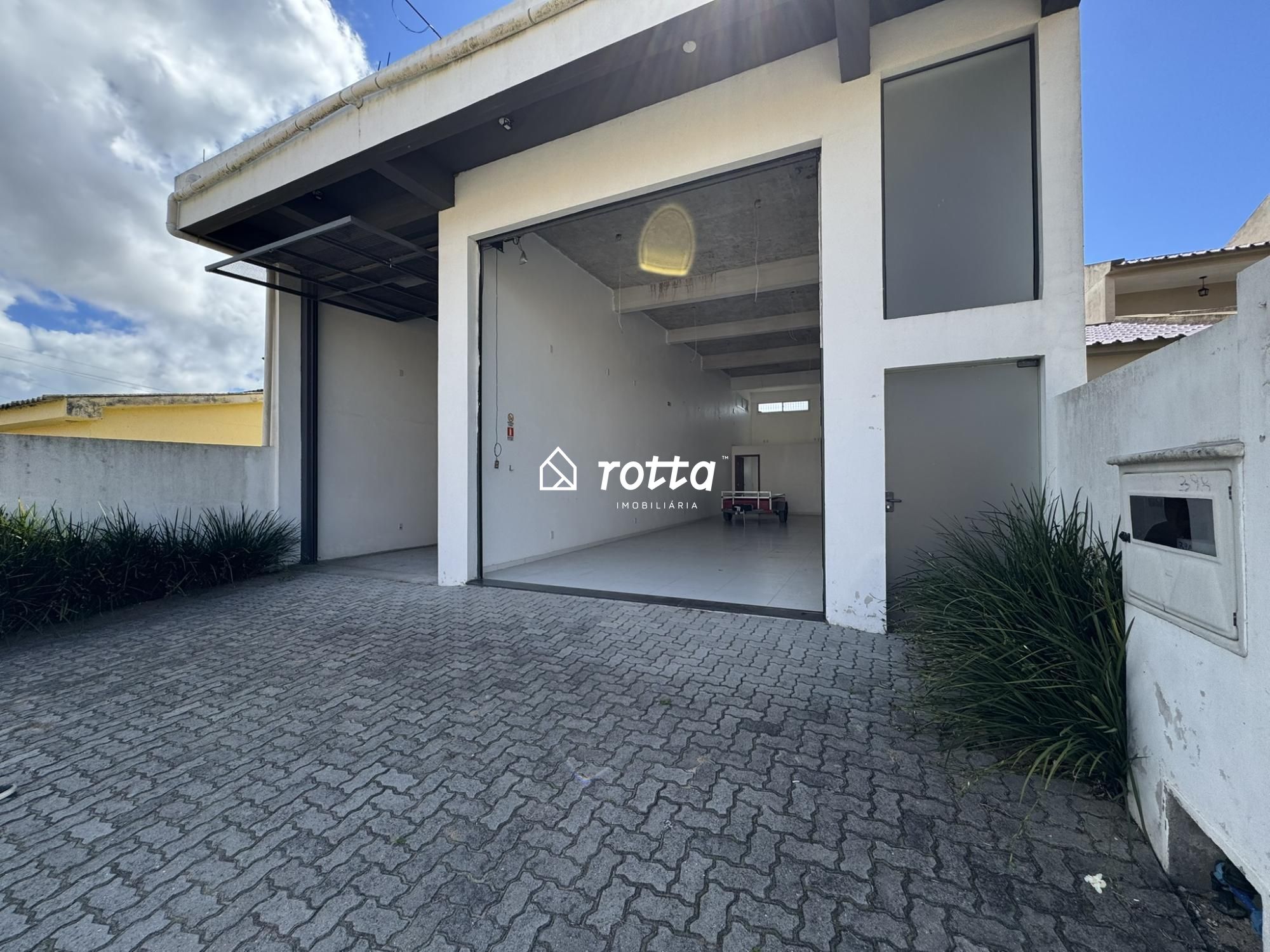 Ponto Comercial Bem Localizado na Vila da Quinta!