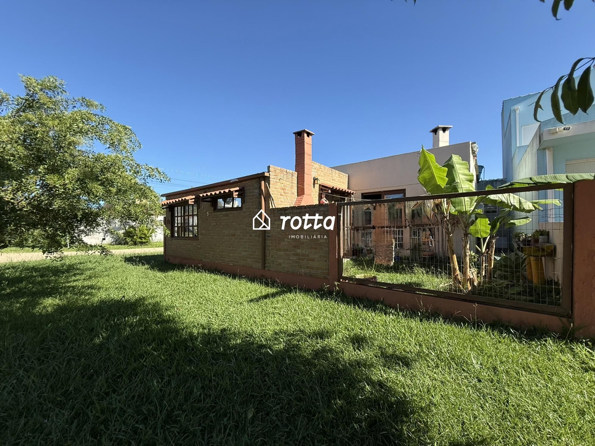 Casa de Esquina com Varanda Gourmet Pertinho do Galeto Caxias!