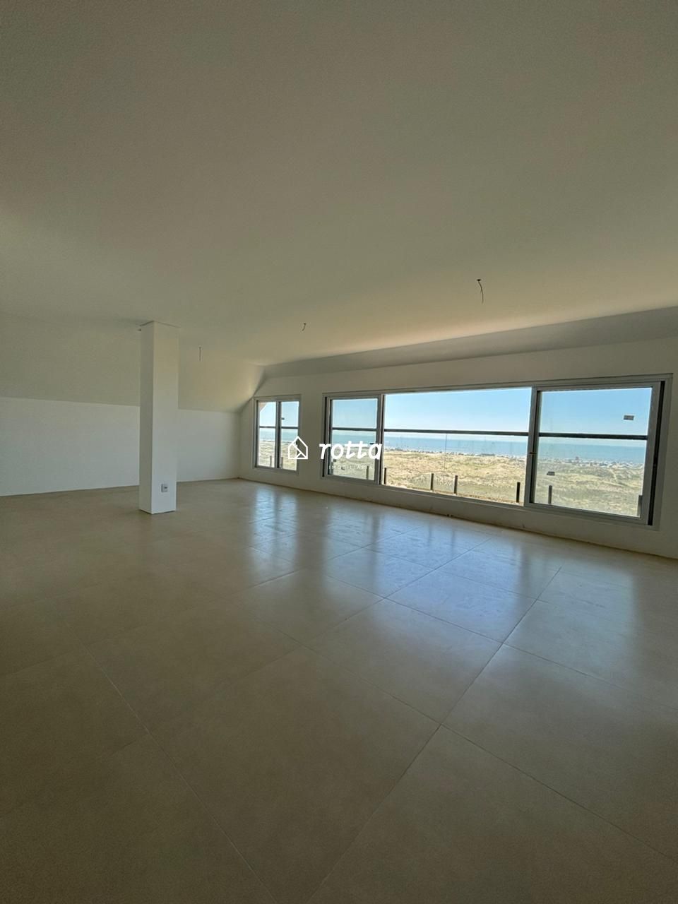 Cobertura Exclusiva Frente Mar com Vista Panorâmica da Maior Praia do Mundo!