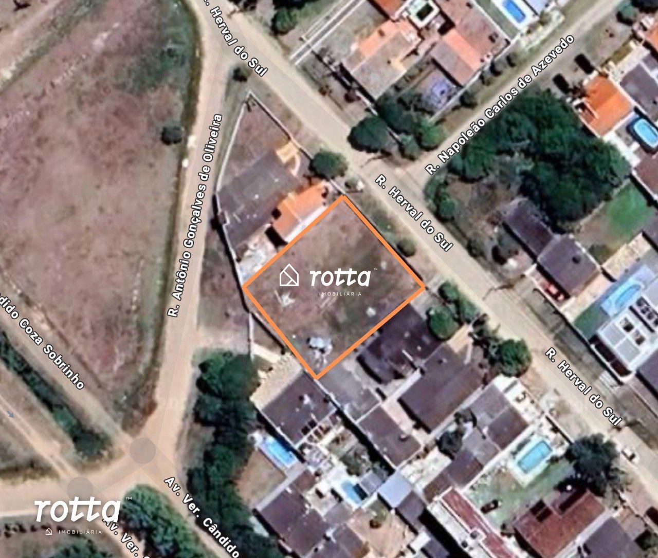 Terreno Amplo de 720m² em Rua Tranquila no Coração do Cassino