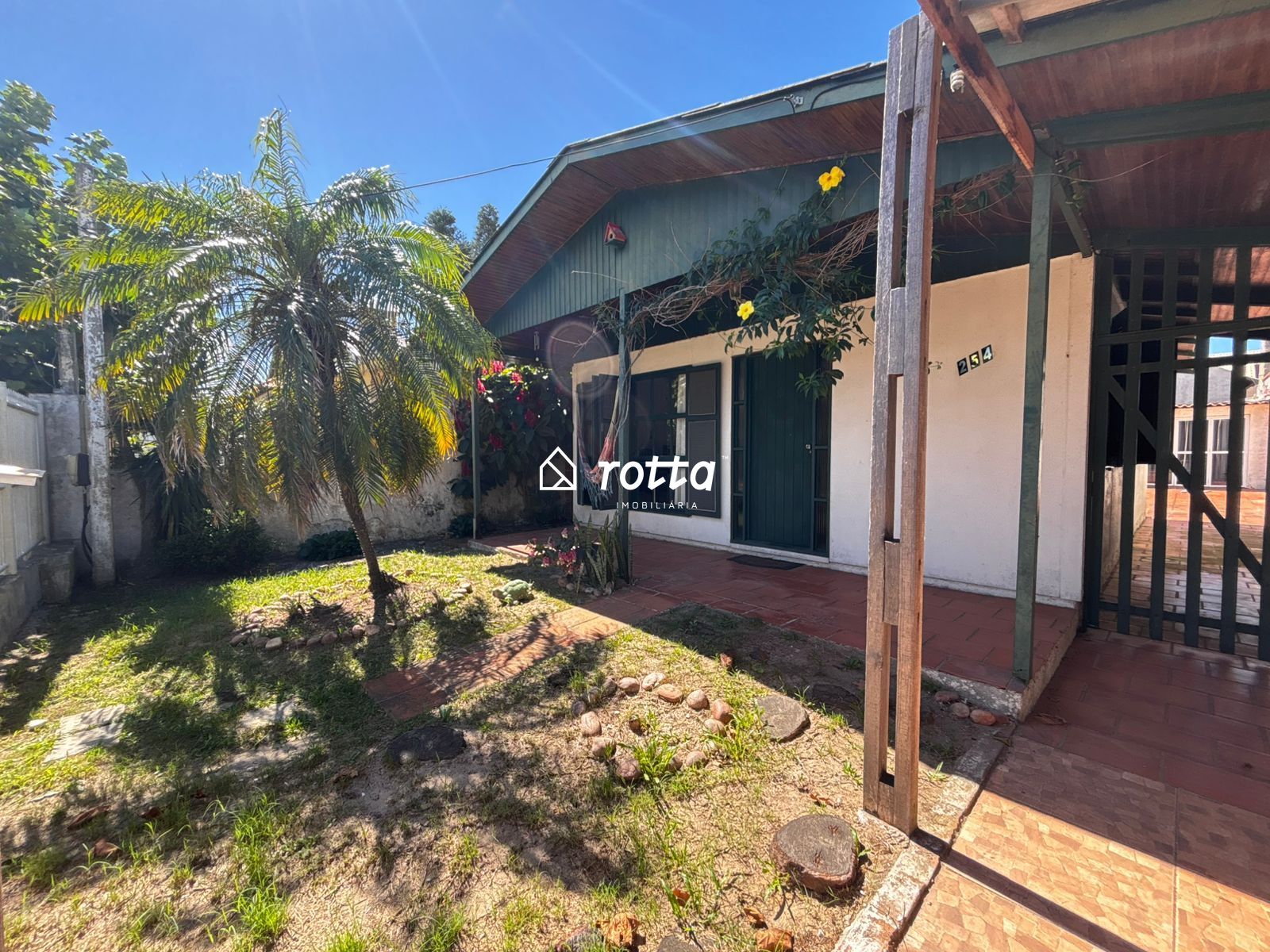 Casa com Terreno Amplo e Potencial para Personalização no Cassino/RS