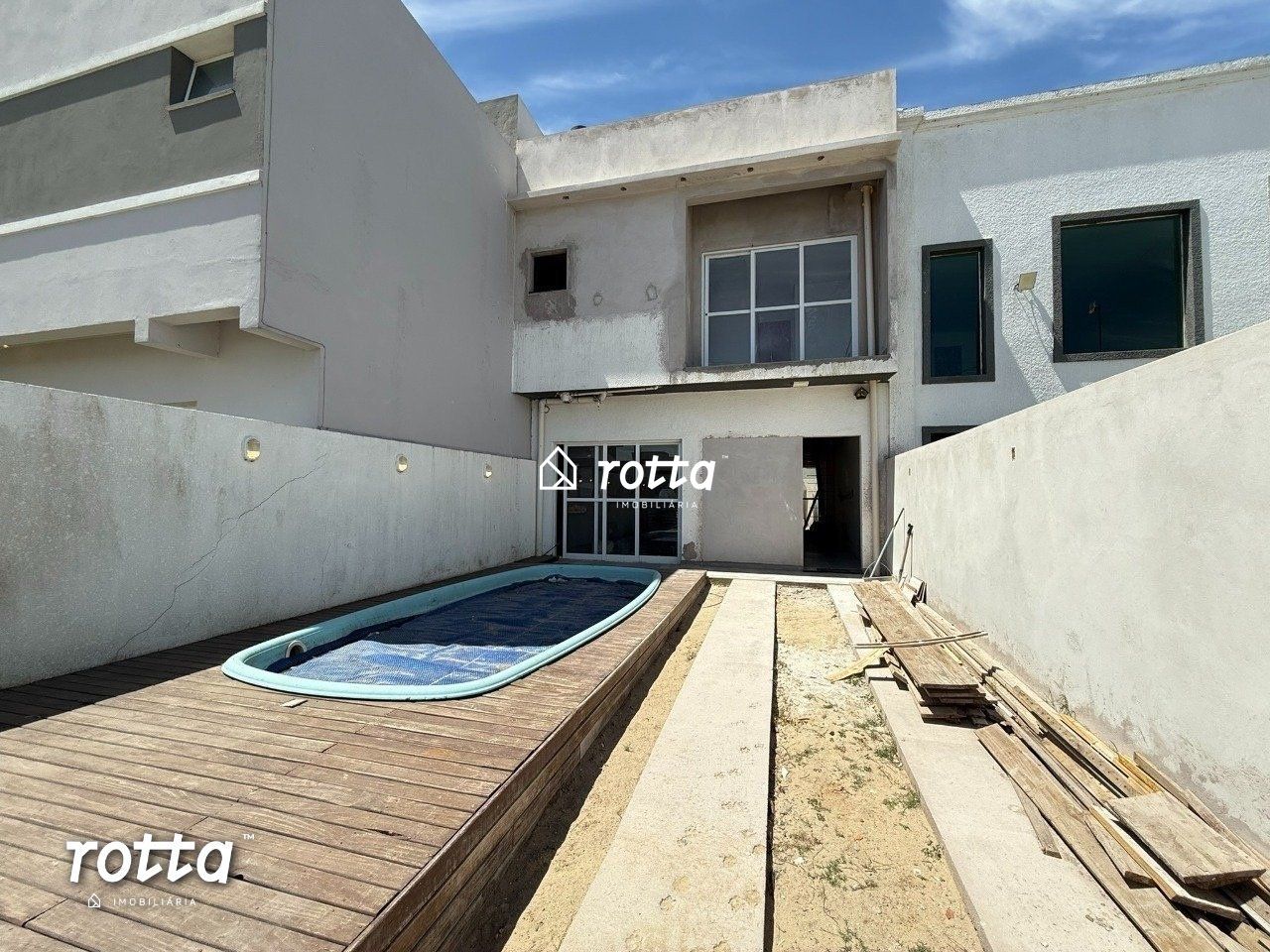 Sobrado de 2 Dormitórios no Parque do Lago Residencial Clube, Cassino!