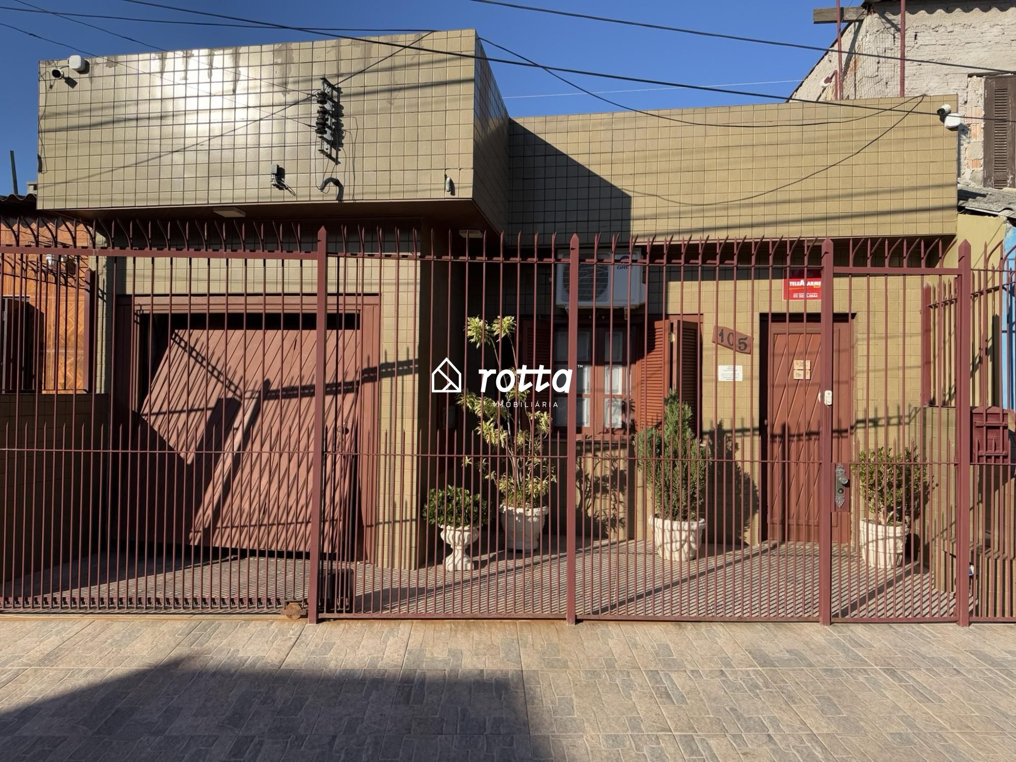 Casa com 2 dormitórios, Espaço Gourmet e Terraço no Bairro Lar Gaúcho