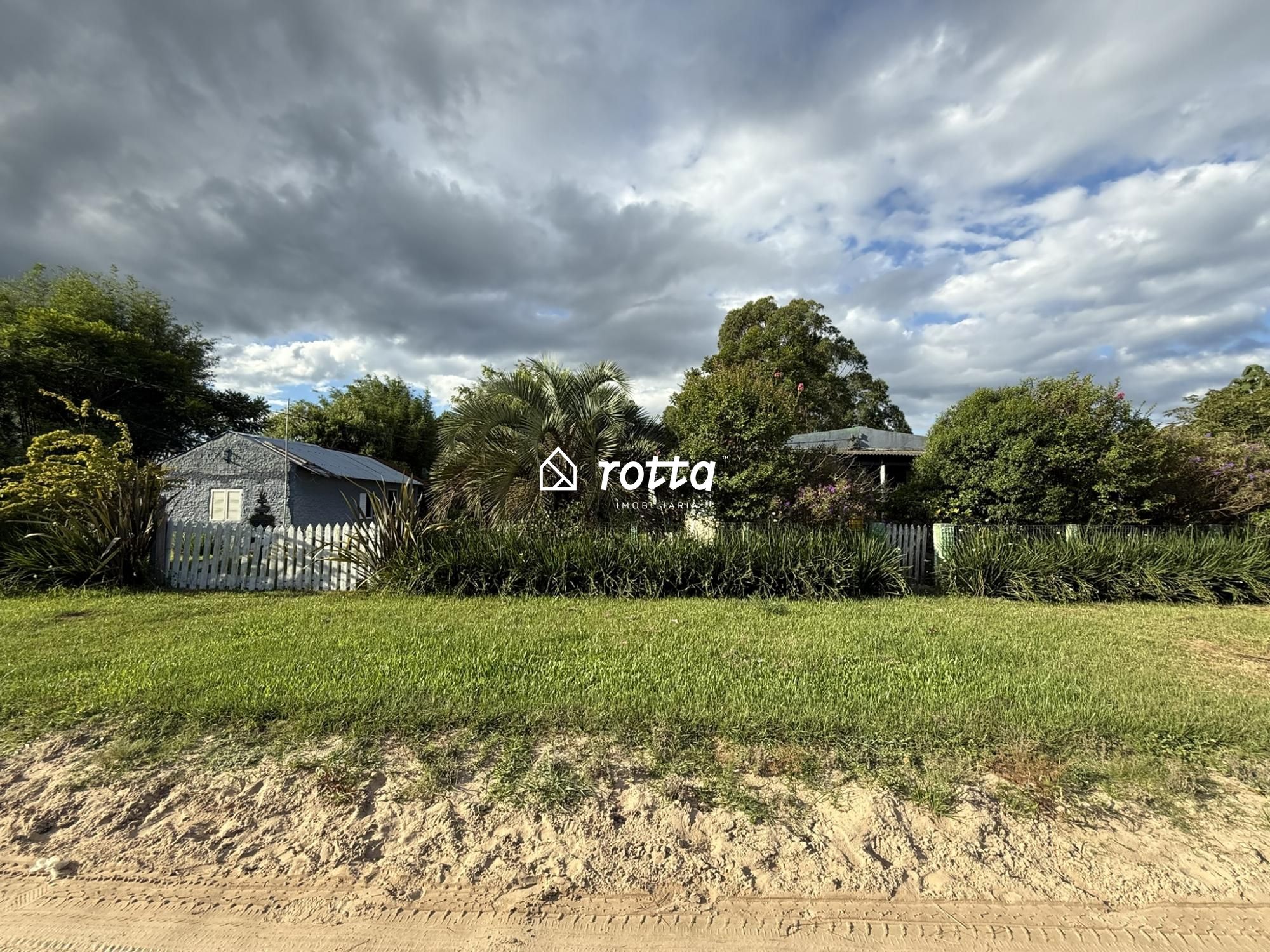 Chácara com 3092m² de área e 2 Moradias no Sítio Santa Cruz!