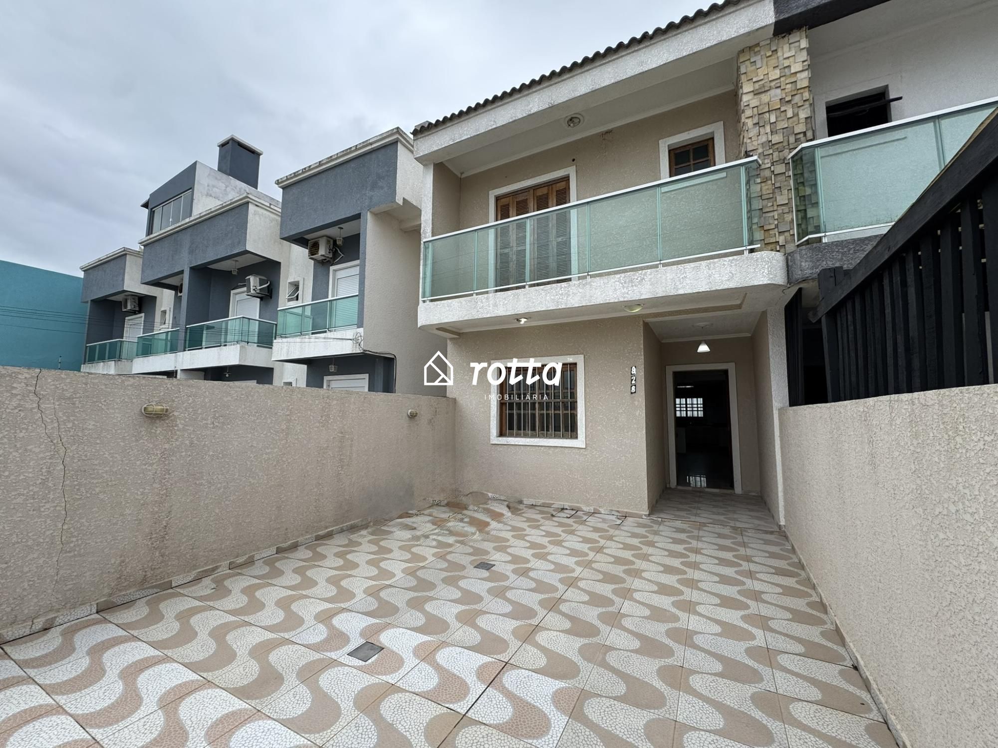 Sobrado com 3 Suítes e Espaço Gourmet na Praia do Cassino!