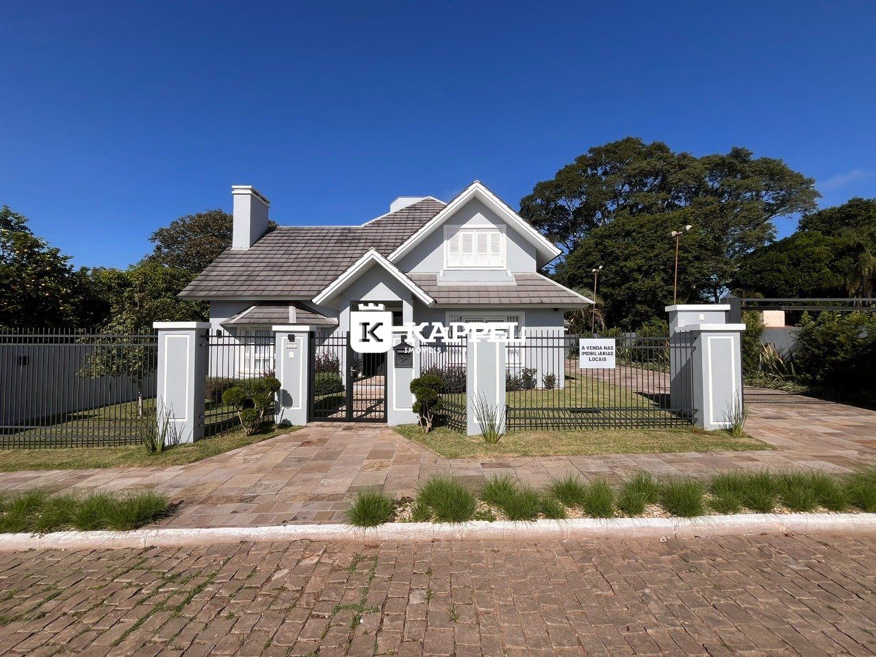 Imagem do imóvel Fantástica Casa Com 4 Dormitórios E Amplo Pátio Com Piscina No Alto Do Parque