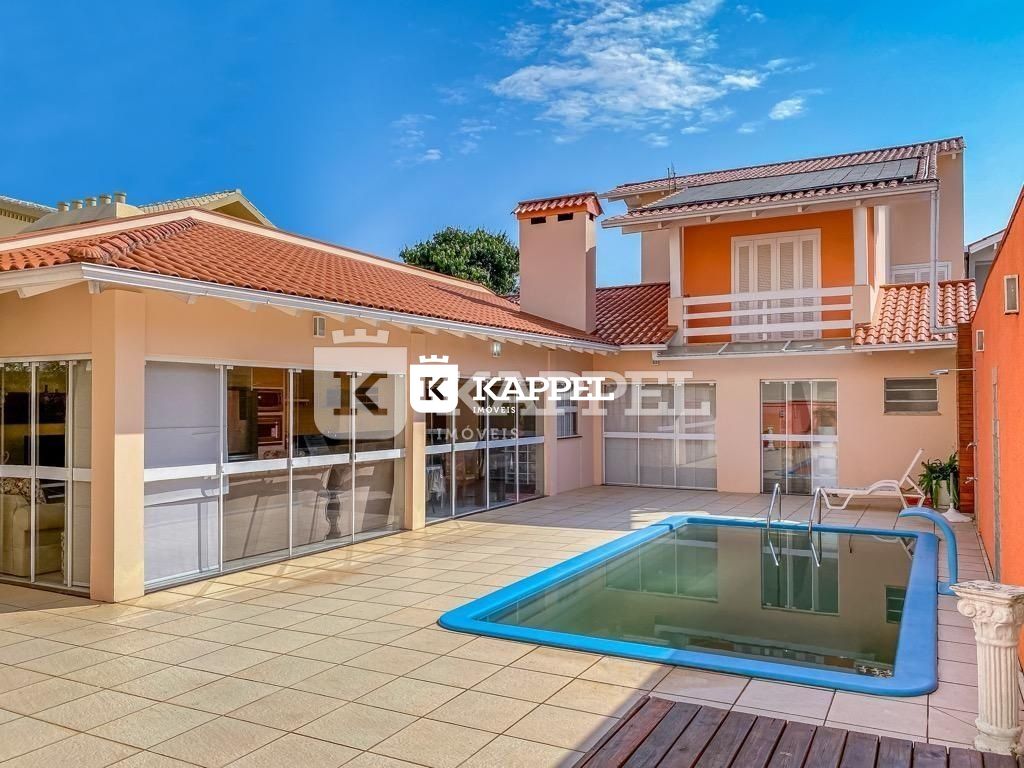 Imagem do imóvel Espaçosa Casa Com 3 Dormitórios E Piscina à Venda, 300 M² Por R$ 900.000 - Centro - Venânc