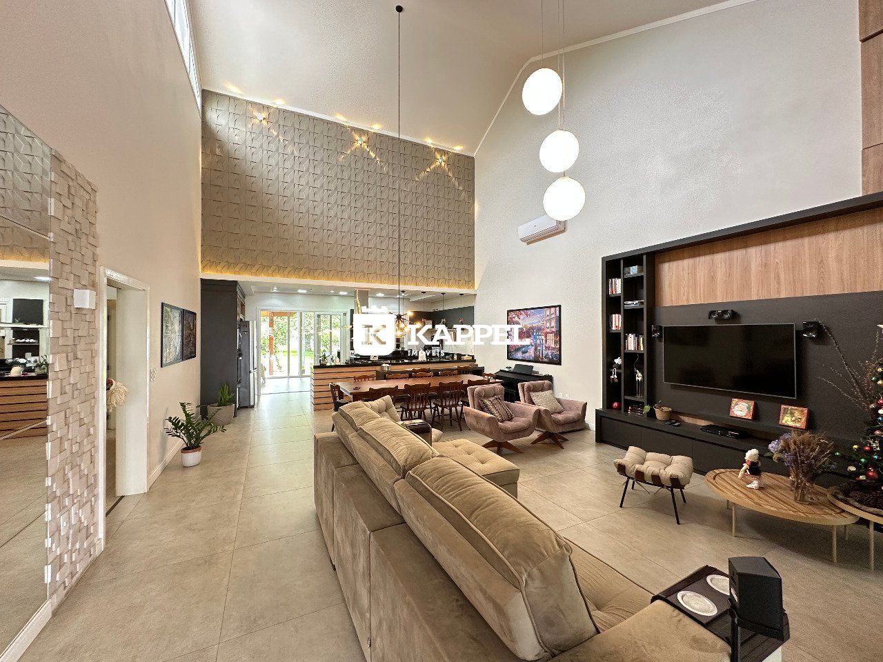 Imagem do imóvel Linda Casa De Alto Padrão Com 210m² No Centro De Venâncio Aire