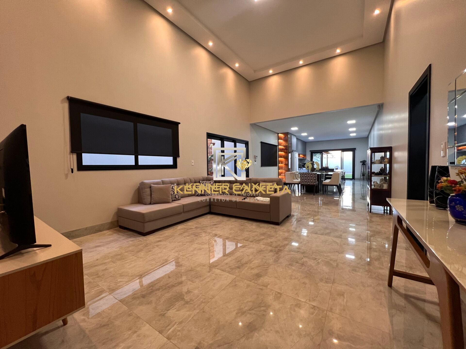 Casa, 3 quartos, 252 m² - Foto 2