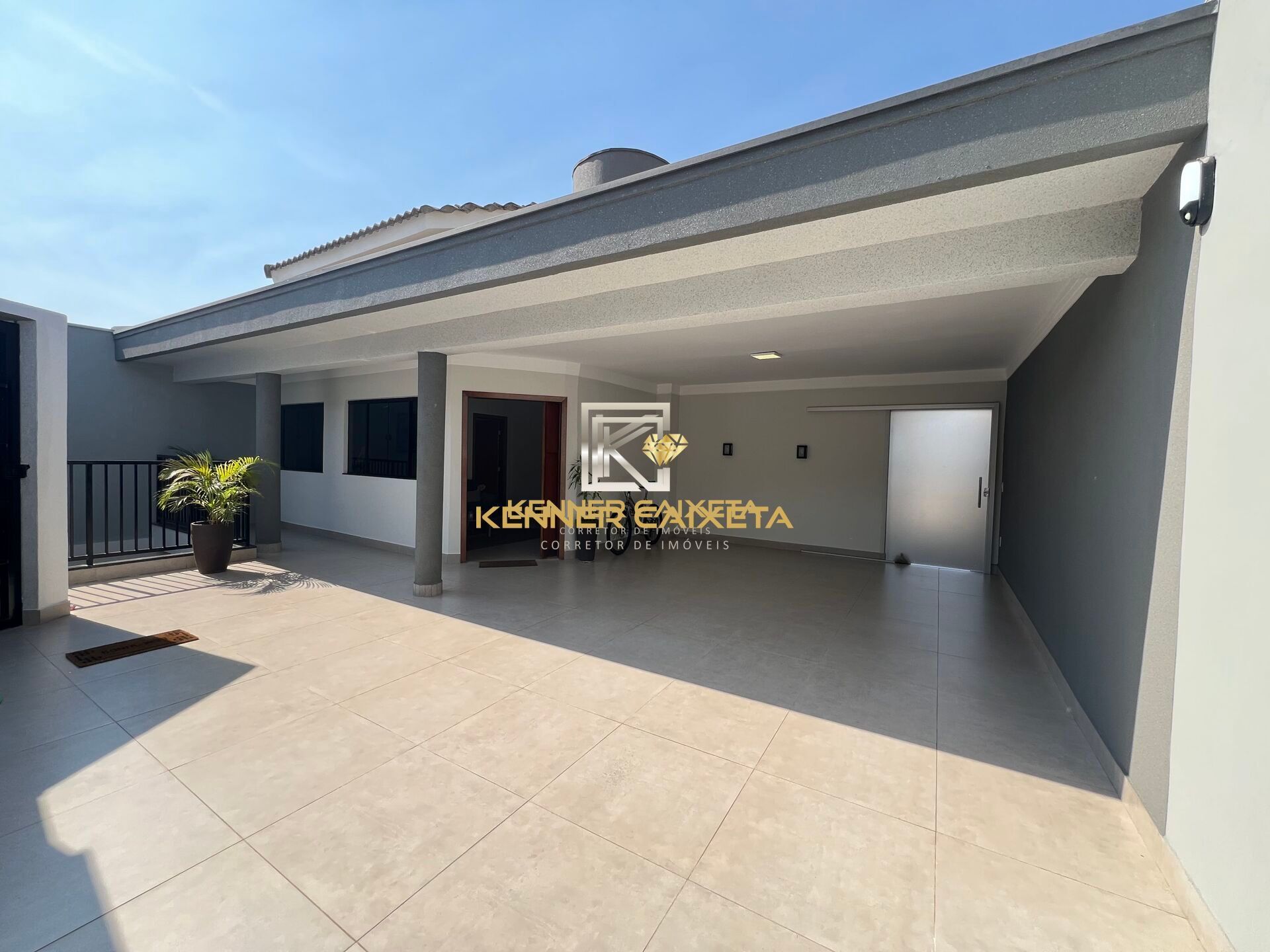 Casa, 5 quartos, 300 m² - Foto 1