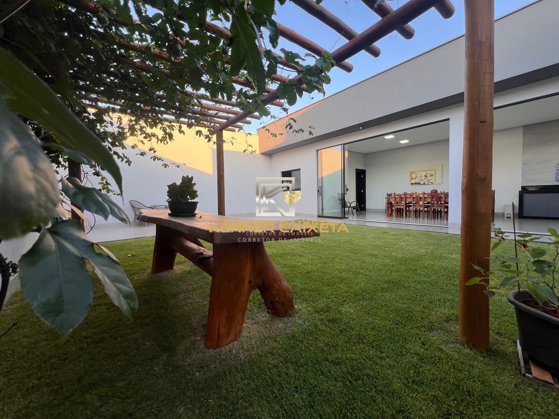 Casa, 3 quartos, 252 m² - Foto 24