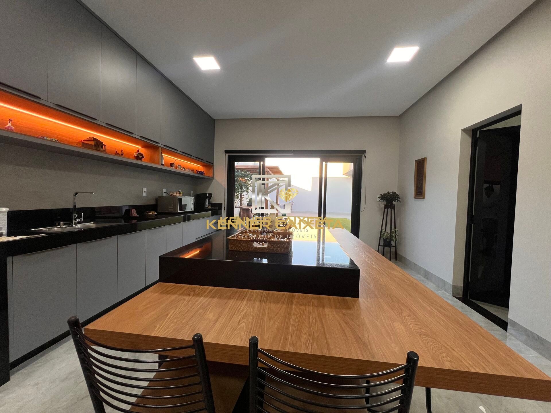 Casa, 3 quartos, 252 m² - Foto 8