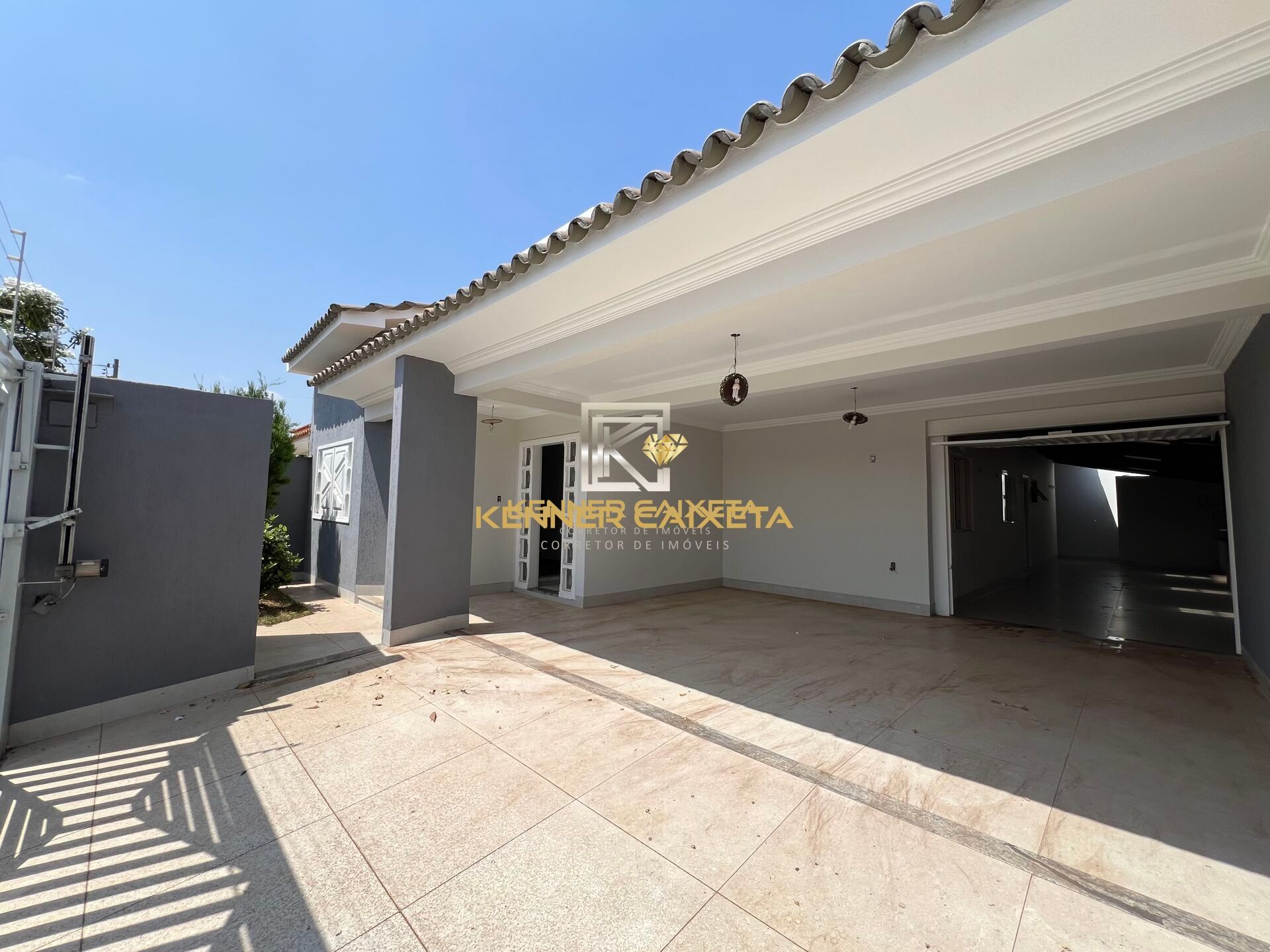 Casa, 4 quartos, 229 m² - Foto 1