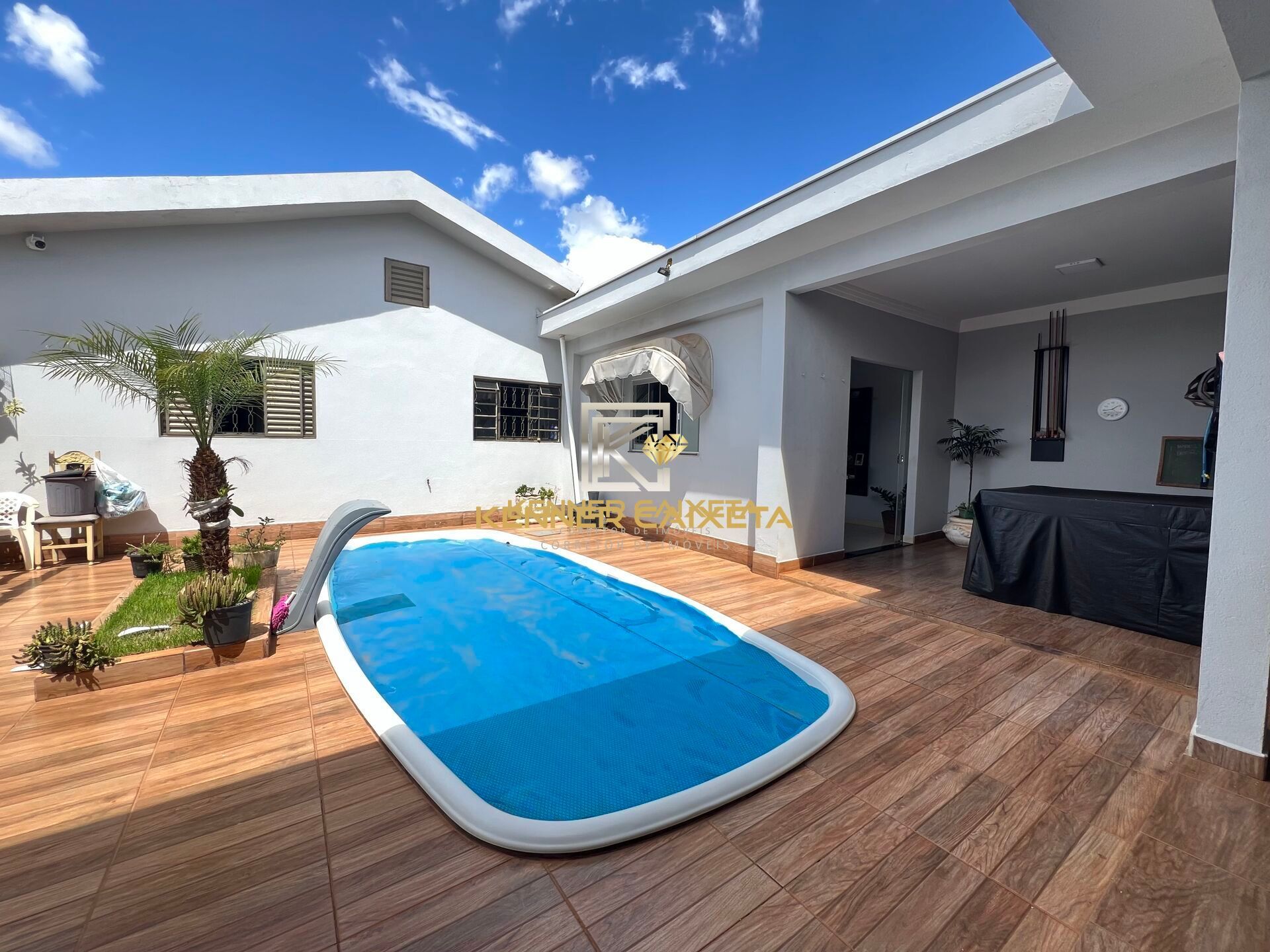 Casa, 3 quartos, 199 m² - Foto 1