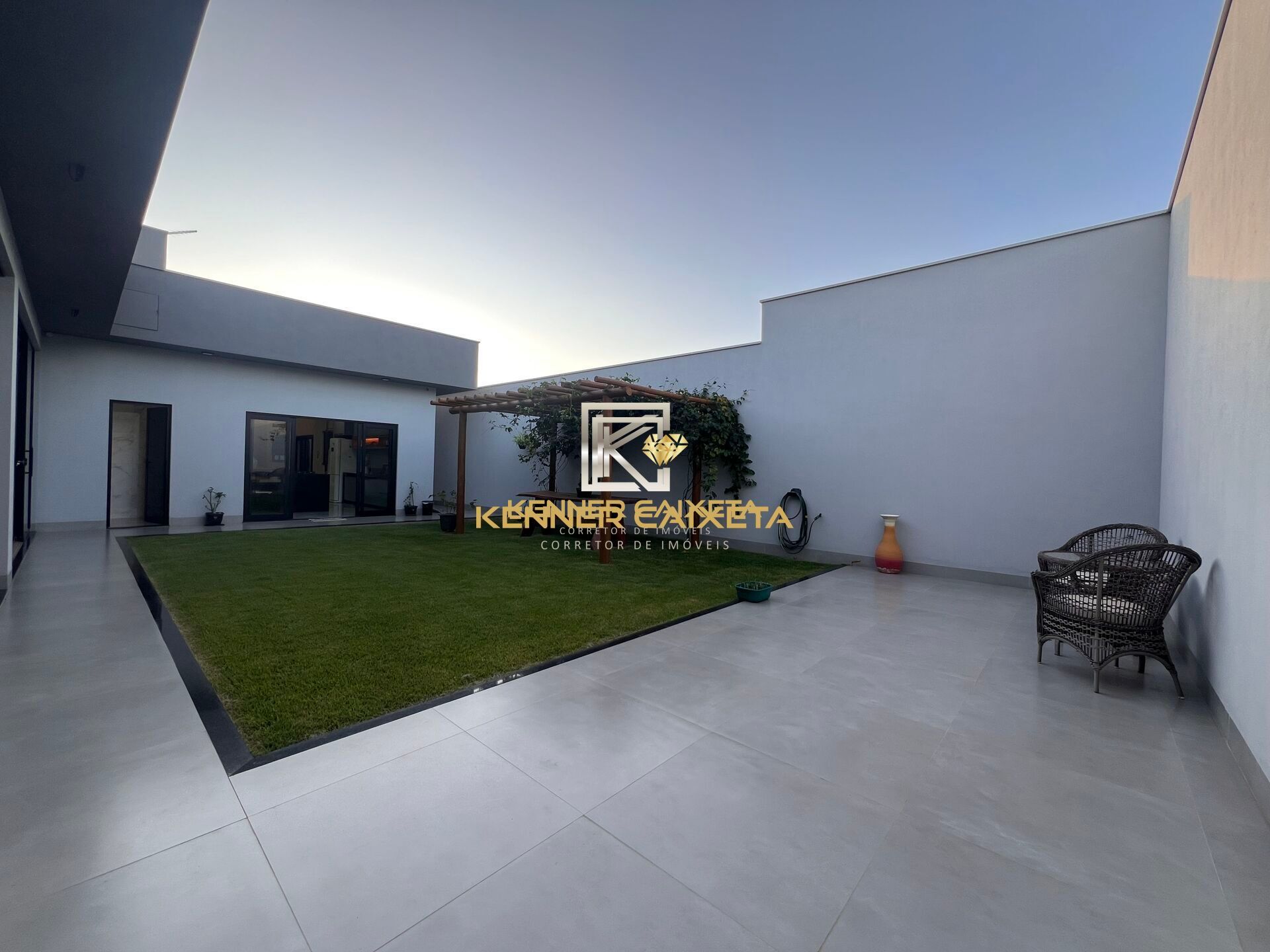 Casa, 3 quartos, 252 m² - Foto 27