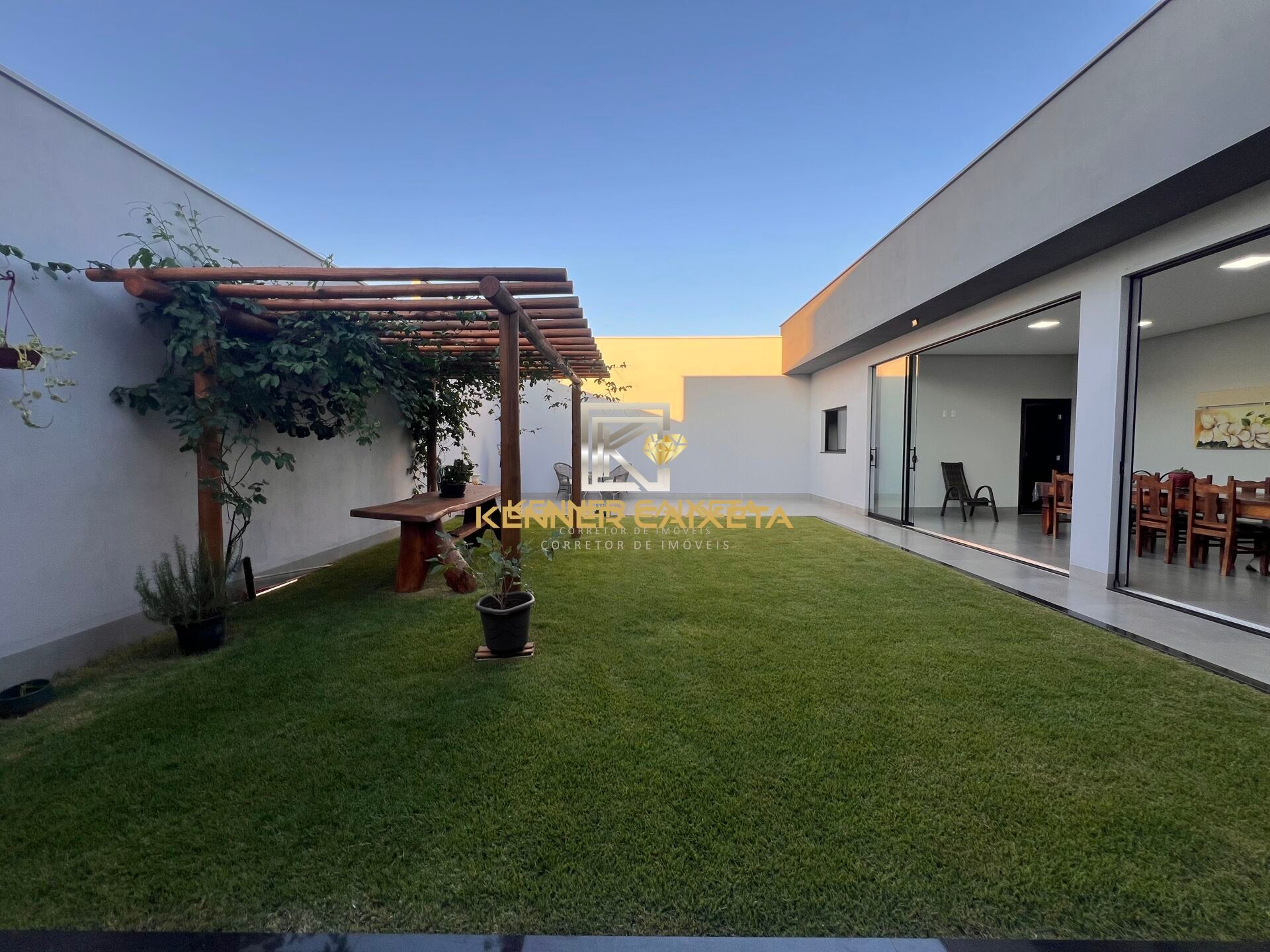 Casa, 3 quartos, 252 m² - Foto 21