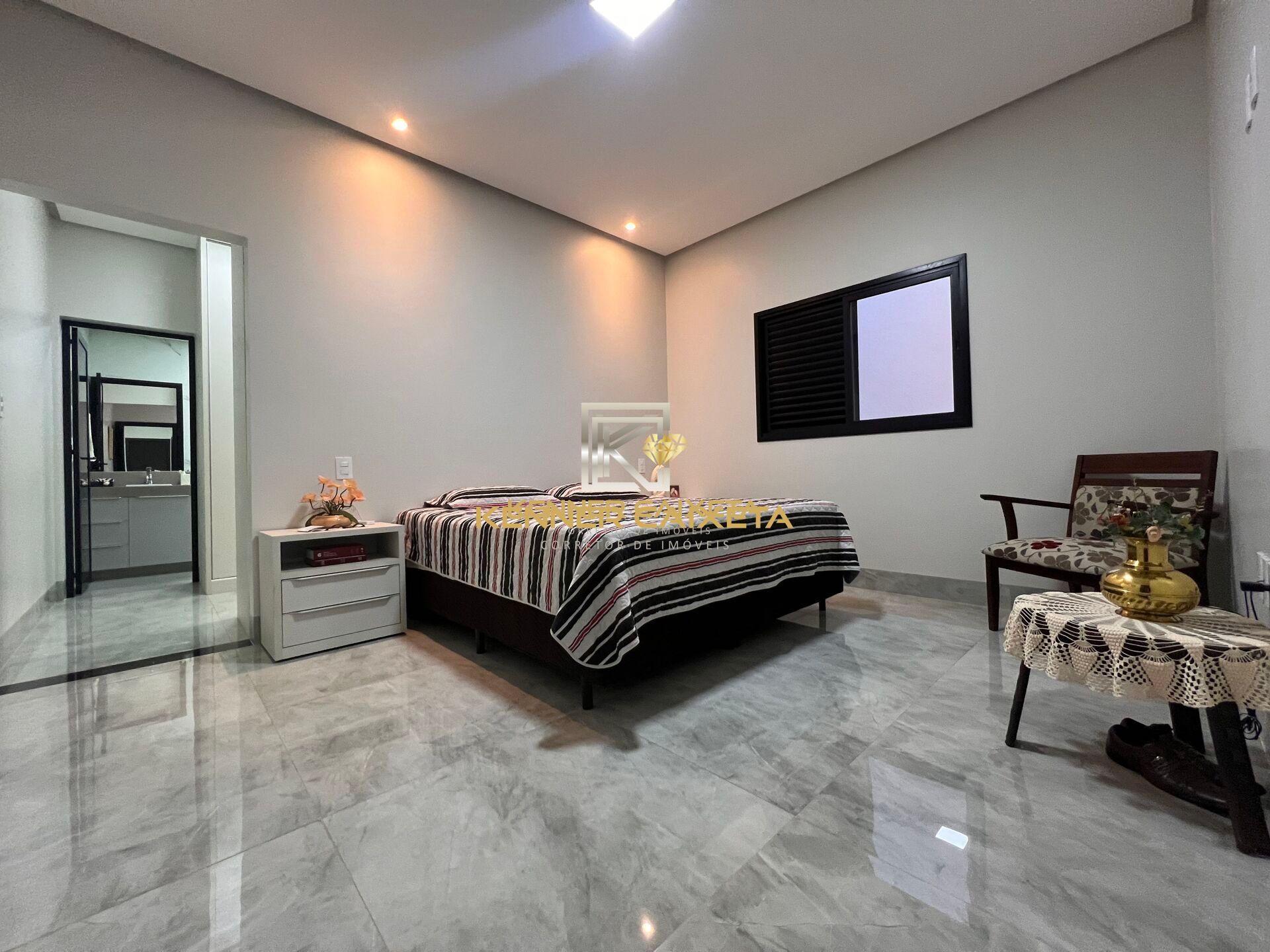 Casa, 3 quartos, 252 m² - Foto 15