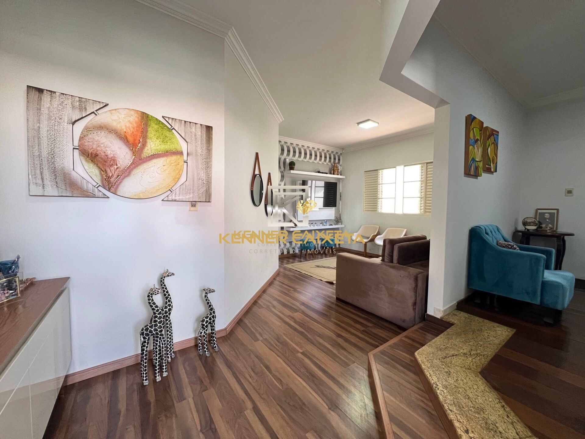 Casa, 3 quartos, 251 m² - Foto 2