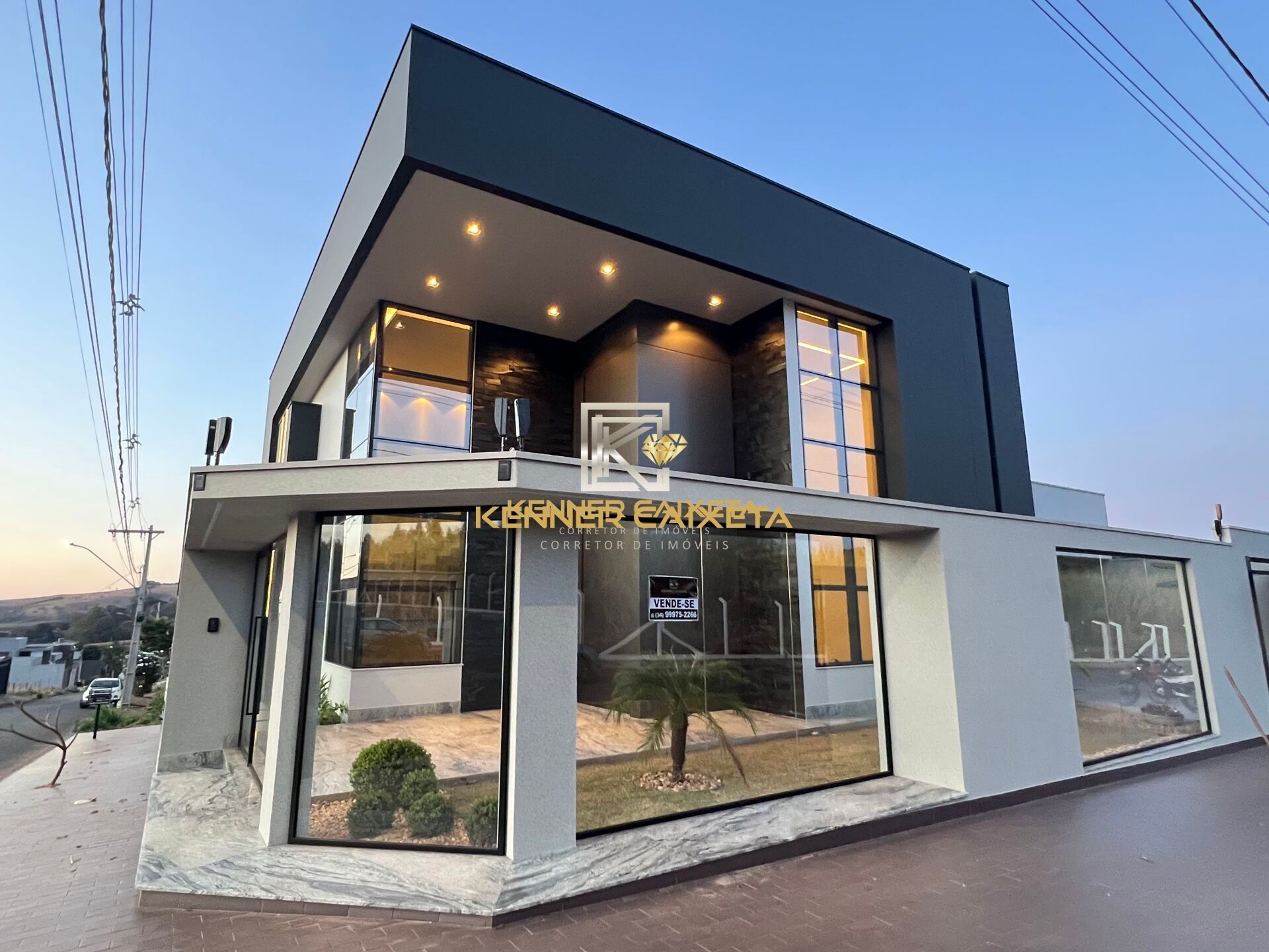 Casa, 4 quartos, 313 m² - Foto 1