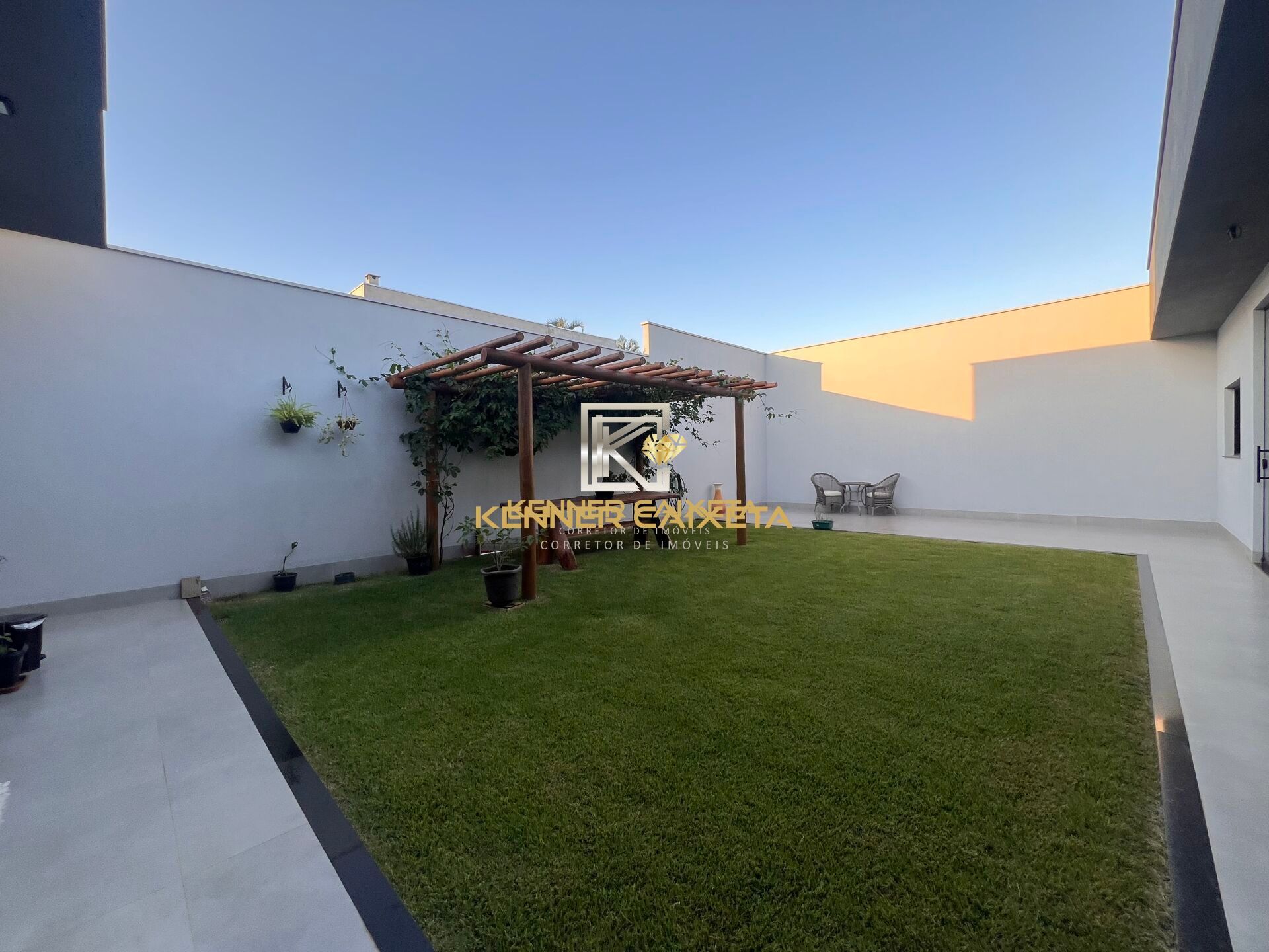 Casa, 3 quartos, 252 m² - Foto 23