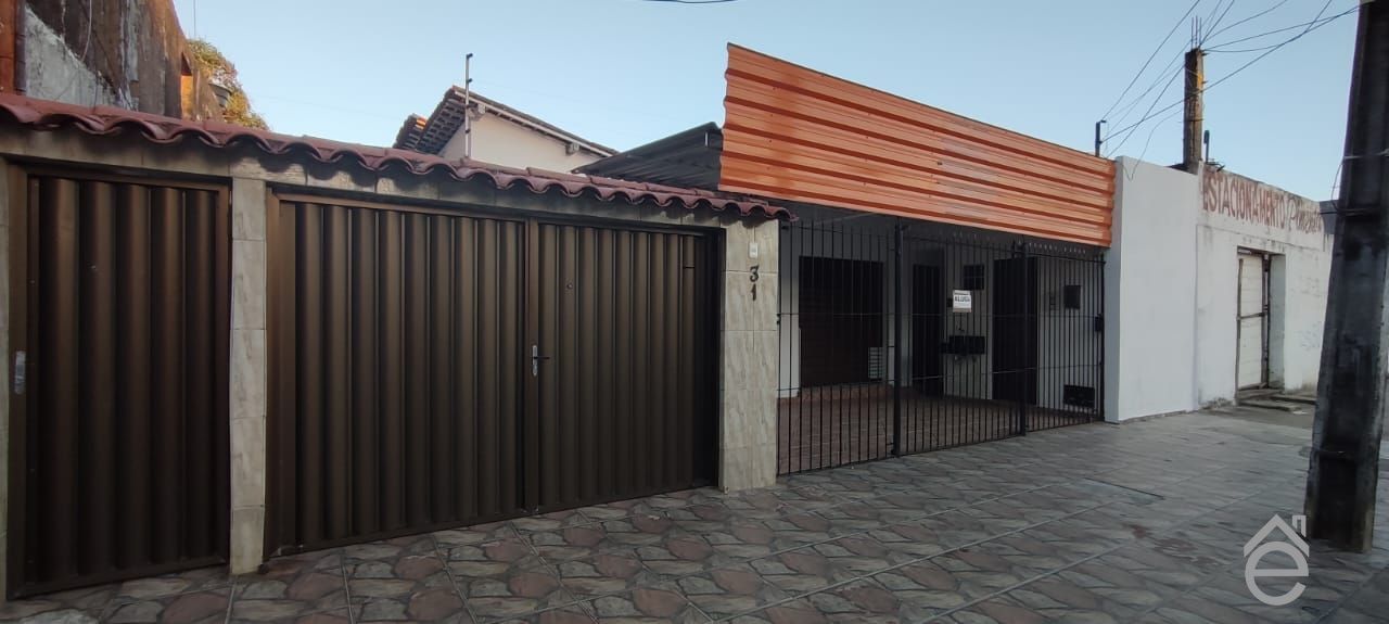 Casa, 3 quartos, 216 m² - Foto 1