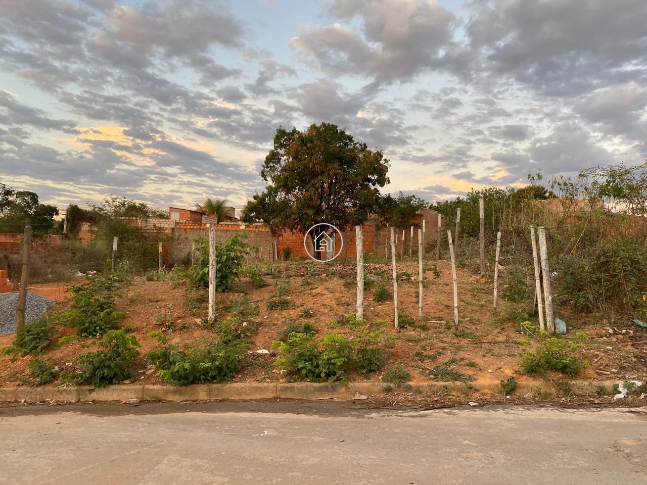 Terreno, 240 m² - Foto 1