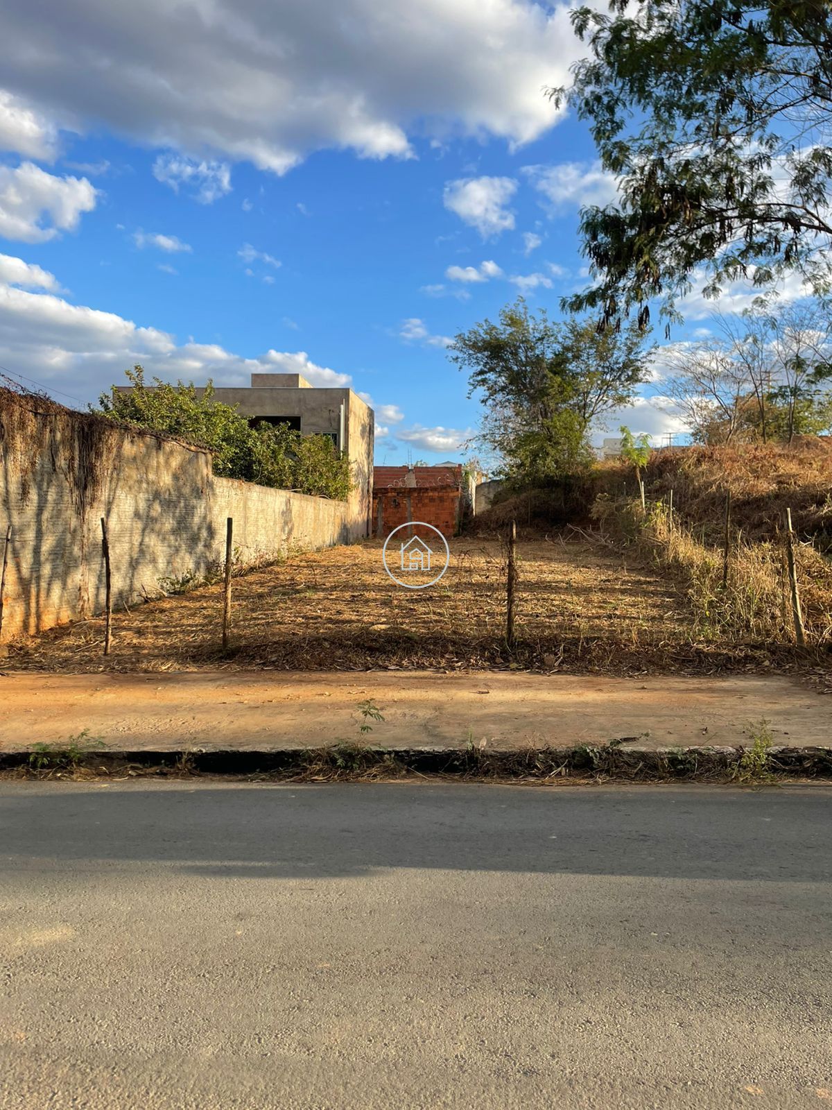 Terreno à venda, 300m² - Foto 1