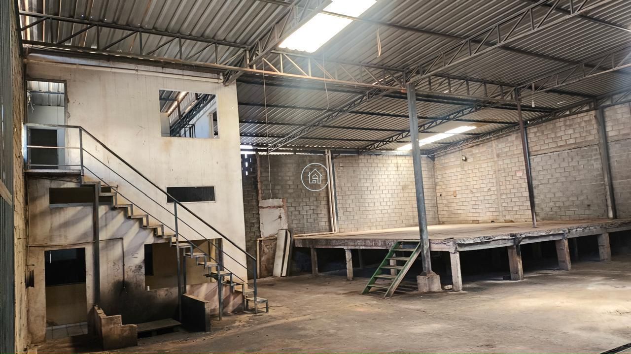Depósito-Galpão-Armazém à venda com 2 quartos, 400m² - Foto 1
