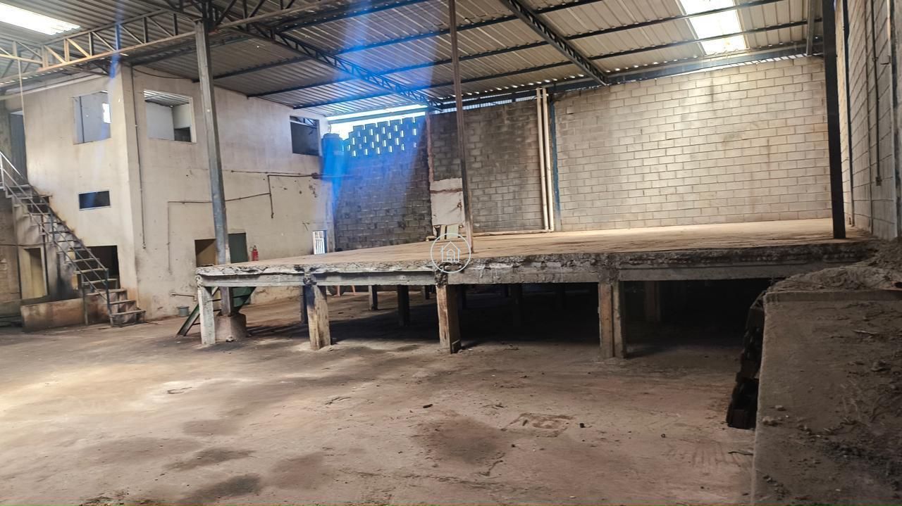 Depósito-Galpão-Armazém à venda com 2 quartos, 400m² - Foto 7