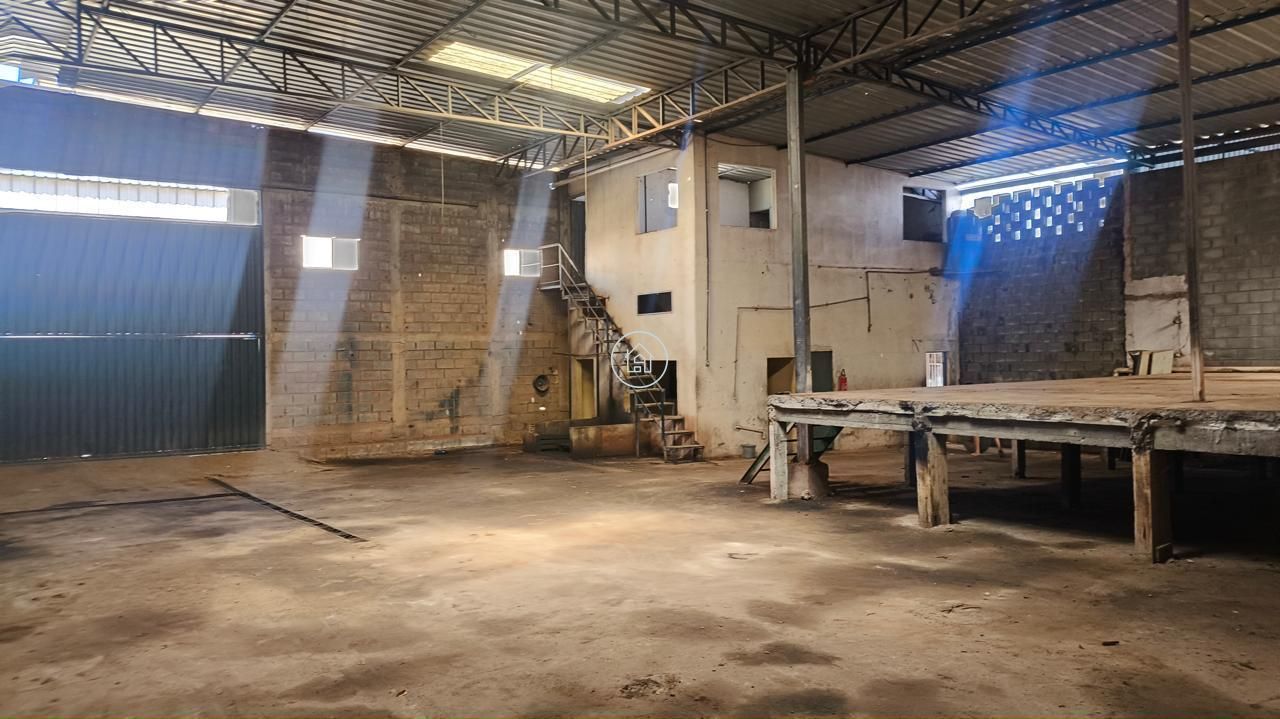 Depósito-Galpão-Armazém à venda com 2 quartos, 400m² - Foto 2