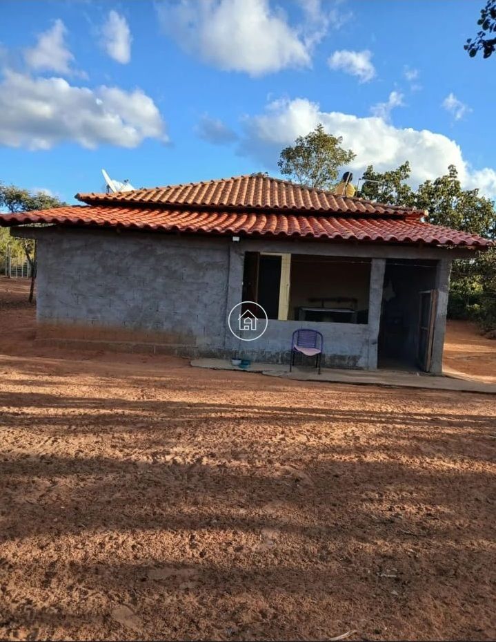 Chácara, 3 quartos, 2500 m² - Foto 1