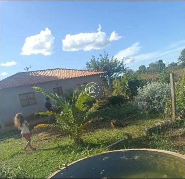 Sítio, 2 quartos, 9000 m² - Foto 1